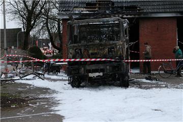 Das Neuenwalder Feuerwehrhaus ist abgebrannt.