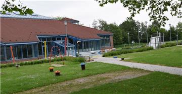 Das Nordenhamer Freibad kann derzeit nicht öffnen, weil Personal fehlt. die Stadt sucht dringend Aushilfen für die Aufsicht.