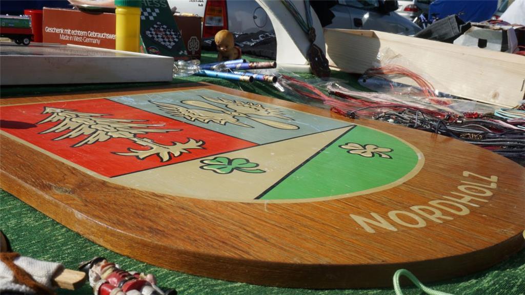 Das Nordholzer Wappen auf Holz kann man auch nicht alle Tage kaufen. 
