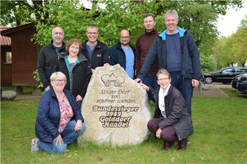 Das Organisations-Team um Initiator Hans-Jürgen Refinger (4. von links) freut sich auf die 800-Jahr-Feier am 28. September in Haaßel.