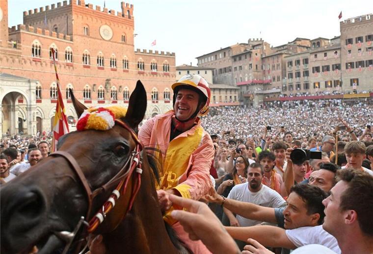 Das „Palio die Siena“ ist ein traditionelles Pferderennen und gehört zu den berühmtesten historischen Ereignissen Italiens.