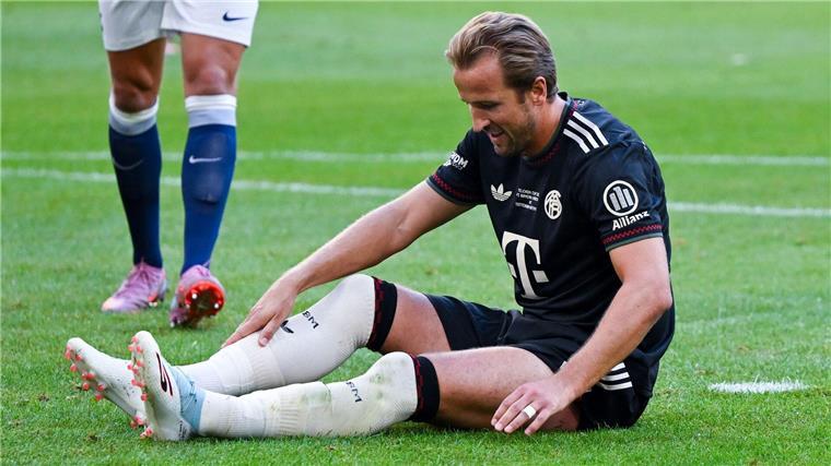 Prima Start für Bayern-Talent Das passiert ihm selten. Harry Kane rutscht weg und verschießt einen Elfmeter.