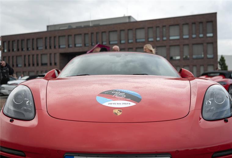 Mit Bildern: Porsche feiert ohne Klimakleber im Fischereihafen Geburtstag Das Porsche-Event im Fischereihafen. Foto: Masorat - f