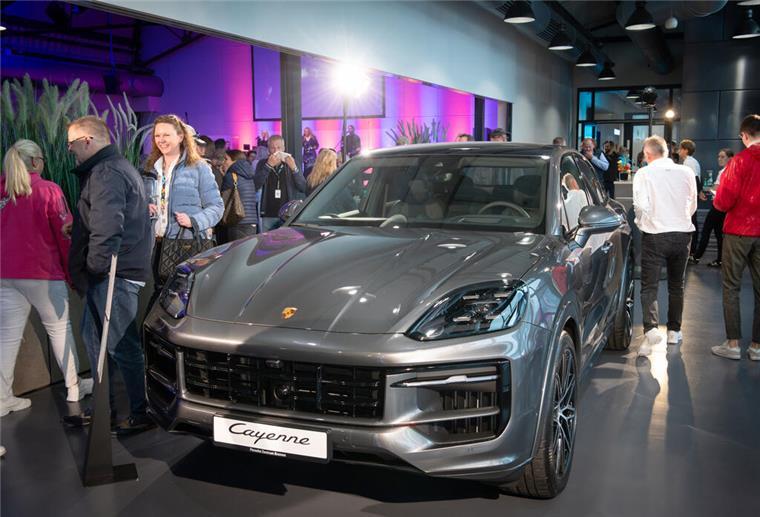 Mit Bildern: Porsche feiert ohne Klimakleber im Fischereihafen Geburtstag Das Porsche-Event im Fischereihafen. Foto: Masorat - f