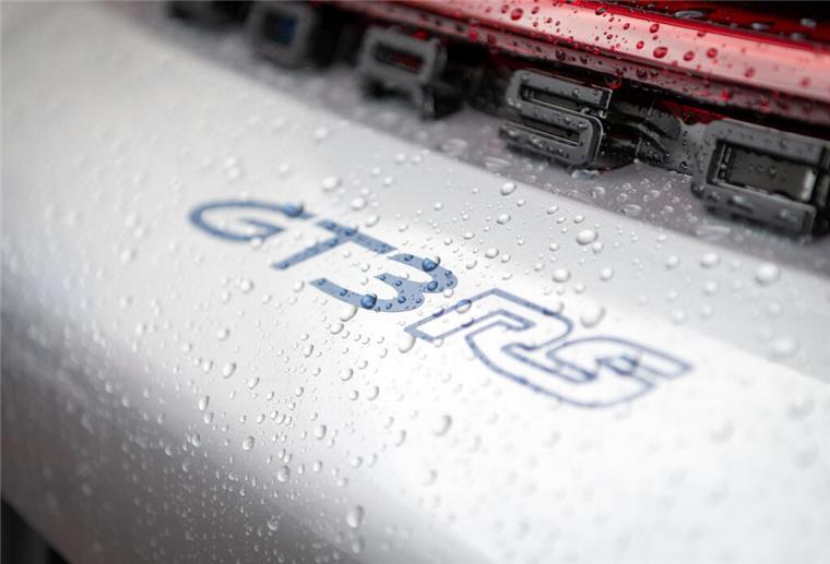 Mit Bildern: Porsche feiert ohne Klimakleber im Fischereihafen Geburtstag Das Porsche-Event im Fischereihafen. Foto: Masorat - f