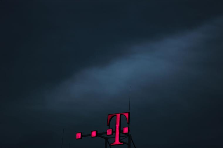 Das Problem mit bestimmten  Routern der Deutschen Telekom ist noch immer nicht behoben. Kunden stehen seit Sonntag auf dem Schlauch.