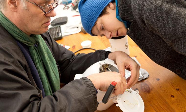 Reparieren statt wegwerfen: Das Repair-Café kommt nach Seefeld Das Repair-Cafè kommt am Sonntag, 2. September, nach Seefeld.