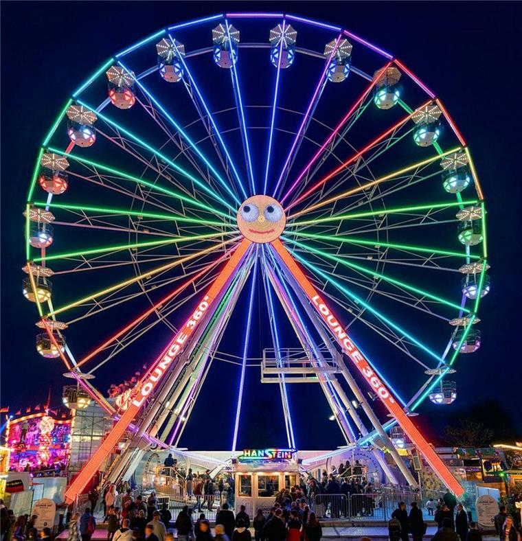 Fischparty in Bremerhaven jetzt auch mit einem Riesenrad Das Riesenrad der Firma Hanstein wird bei der Fischparty 2019 in Bremerhaven aufgebaut.