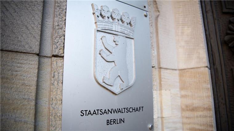 Das Schild mit der Aufschrift „Staatsanwaltschaft Berlin“ am Eingang des Gerichts in Moabit.