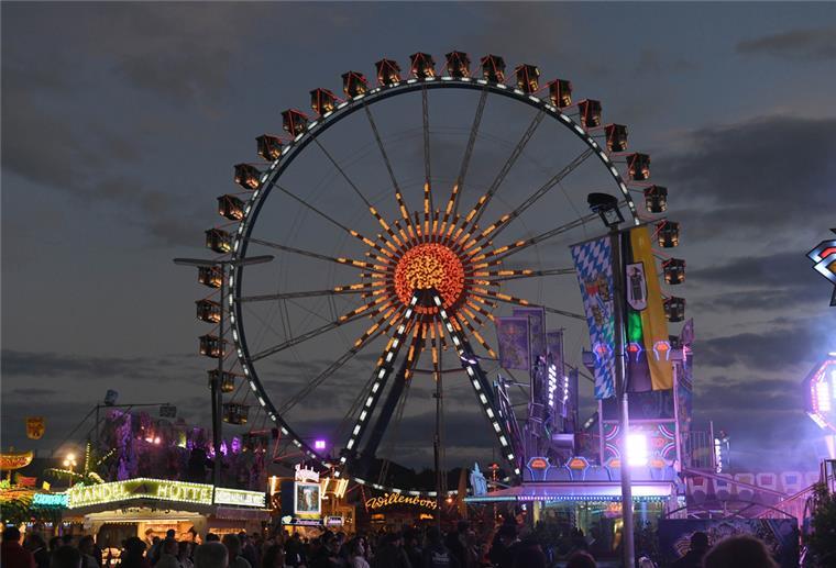 Festleitung und Polizei ziehen erste große Wiesn-Bilanz Das schlechte Wetter sorgt dafür, dass in diesem Jahr etwas weniger auf dem Oktoberfest los ist als beim letzten Mal.