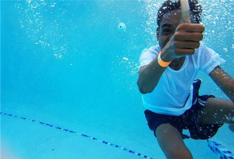 Das Seepferdchen ist nur der Anfang: Erst ab dem Bronze-Abzeichen ist man sicher im Wasser.