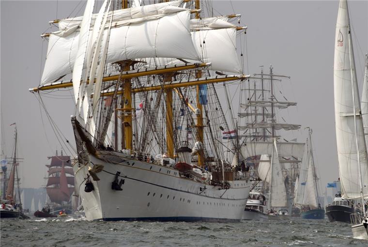 Galgenfrist für "Gorch Fock" - Neubau geplant Das Segelschulschiff "Gorch Fock" soll trotz Kostenexplosion repariert werden.