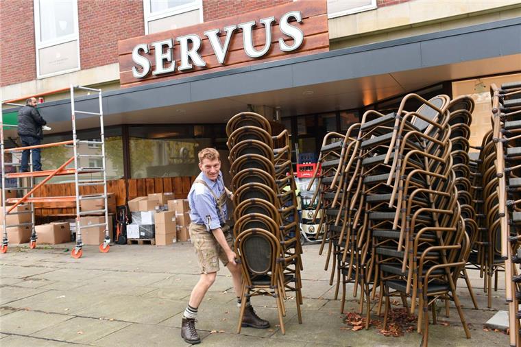Noch wenige Tage: Das "Servus" öffnet in Bremerhaven Das "Servus" öffnet am Freitag. Björn Schwammborn plant auch einen Biergarten.