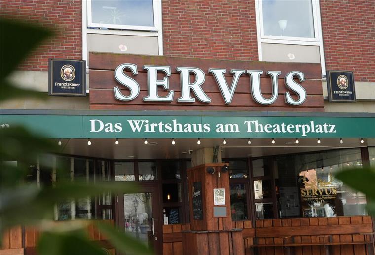 Bremerhaven: Große Dance Party im Servus am Theaterplatz Außenansicht Wirtshaus Servus