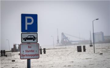 Das sollten Autofahrer in Bremerhaven niemals vergessen. Foto: Hartmann
