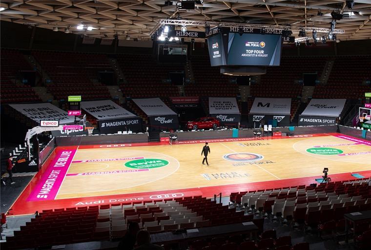 Nach Corona-Fall: Basketball-Finalturnier verlegt Das Spielfeld im Audidome. Das Finalturnier um den deutschen Basketball-Pokal in München ist abgesagt worden.