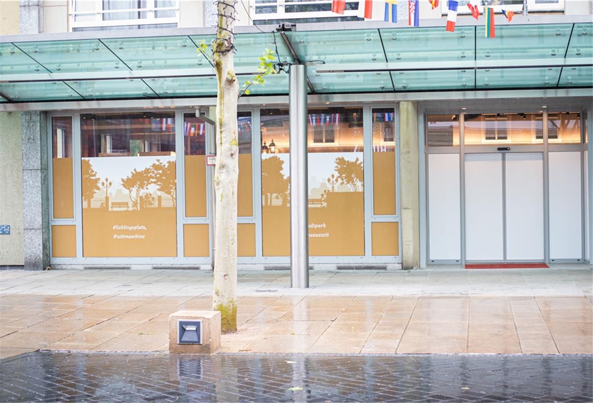 Das Sportbekleiodungsgeschäft "Wind" hat ebenfalls seine Verkaufsräume geschlossen. Hier soll aber in Kürze eine Neueröffnung stattfinden.