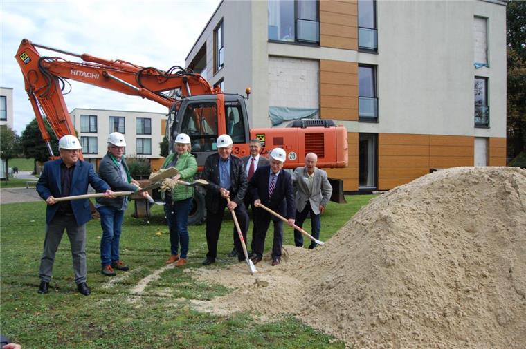 Elsfleth: 26 neue Apartments für Studenten Das Studentenwohnheim in Elsfleth wird erweitert. Am Donnerstag erfolgte der erste Spatenstich für den Neubau.
