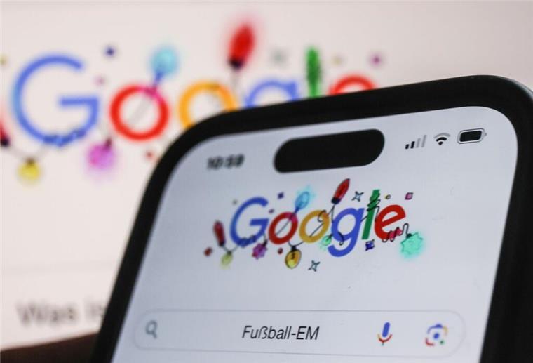 Was 2024 bei Google interessierte: EM bis Raab Das Suchwort „Fußball-EM“ steht in einer Eingabemaske geschrieben.