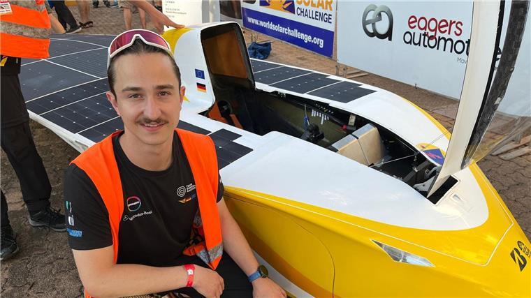 Deutsches Team bei Solarauto-Rennen in Australien vorne Das Team aus Aachen rund um Fahrer Moritz Mitzel erreichte beim Zeitfahren die schnellste Rundenzeit und durfte daher als erstes von 34 Teams loslegen.