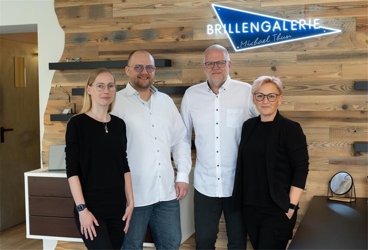 Frisch - hell - freundlich: Brillengalerie Thun Team der Brillengalerie