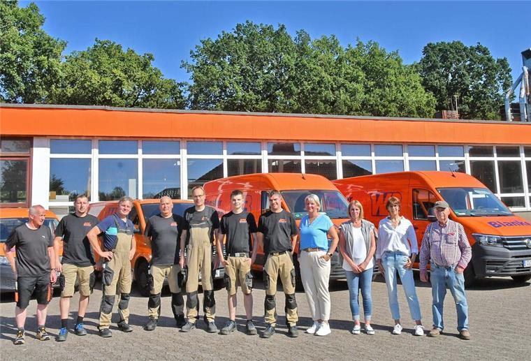 75-Jahre Tischlerei Wilhelm Blanke in Spaden Das Team von der Tischlerei Wilhelm Blanke in Spaden.