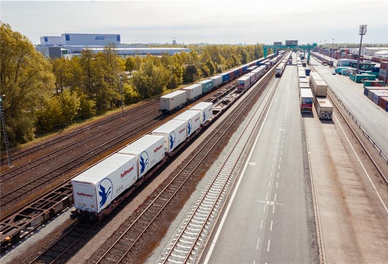 Bremerhaven: Bremer Vorstoß für neue Bahnverbindung Das Terminal von Roland Umschlag befindet sich am Güterverkehrszentrum in Bremen.