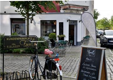 Das Thema am Dienstag: Das Eiscafé Faust (Foto) und das "La Cigale" in der Goethestraße in Bremerhaven schließen.