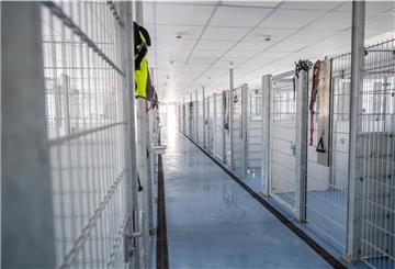 Das Tierheim Bremerhaven ist umgezogen. Bei einem Besuch präsentiert sich das Gebäude als weitläufig und modern – mit kleineren Kinderkrankheiten. Doch die Verantwortlichen sind zufrieden.
