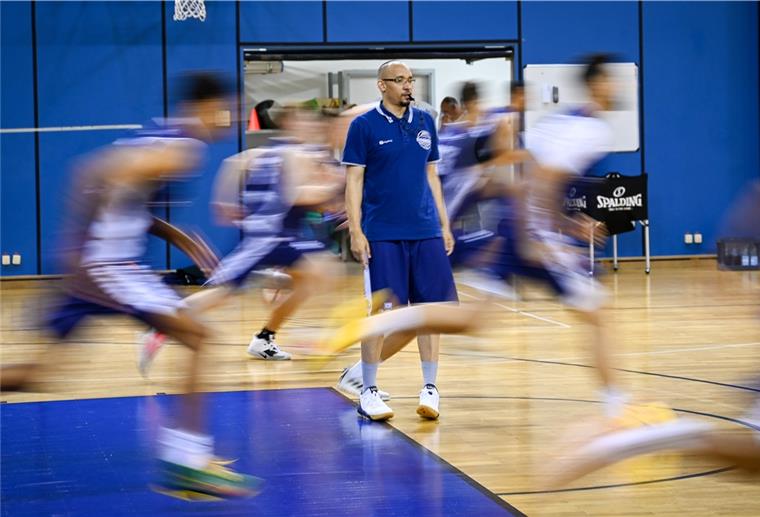 Eisbären dürfen zurück auf das Parkett Das Training der Eisbären-Basketballer startet wieder.