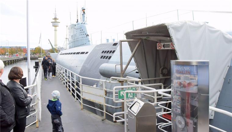 Bremerhaven: U-Boot "Wilhelm Bauer" ein Besuchermagnet Das U-Boot „Wilhelm Bauer“ liegt seit 1984 als Technikmuseum im Alten Hafen von Bremerhaven. Mehr als 80.000 „Seh“-Leute besuchen das Unterseeboot in jedem Jahr.