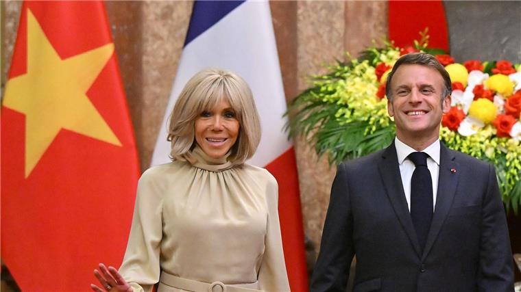 Klamauk oder Schlag? Macron-Video sorgt für Aufsehen Das Umfeld des Präsidenten spricht von Herumalbern.