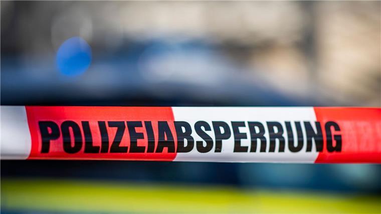 Das Umfeld um die Firma in Osterwieck ist großräumig abgesperrt. (Symbolbild)