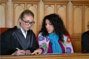 Das Urteil ist gefallen: Gülsen Sariergin (rechts) muss fünf Jahre hinter Gitter, hinzu kommt eine Geldstrafe in Höhe von 300.000 Euro.