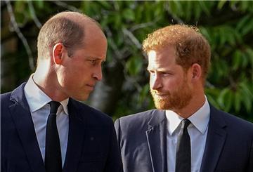 Das Verhältnis der Brüder William (links) und Harry gilt als zerrüttet. (Archivbild)