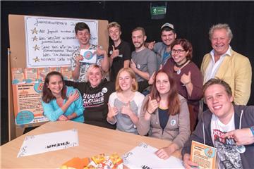 Das Vorbereitungsteam der Jugendkonferenz mit Vertretern von Stadtjugendring, Jugendwerk der Awo, den Fishtown-Falken und dem Amt für Jugend und Familie ist begeistert von der Resonanz. Alle Themen werden der Politik übermittelt.  
