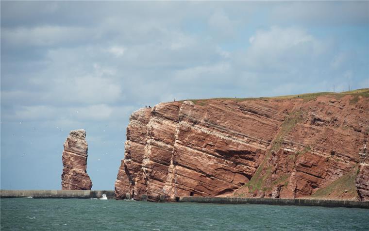 Eure 10 Dinge, die man auf Helgoland gemacht haben muss Das Wahrzeichen von Helgoland: die Lange Anna.