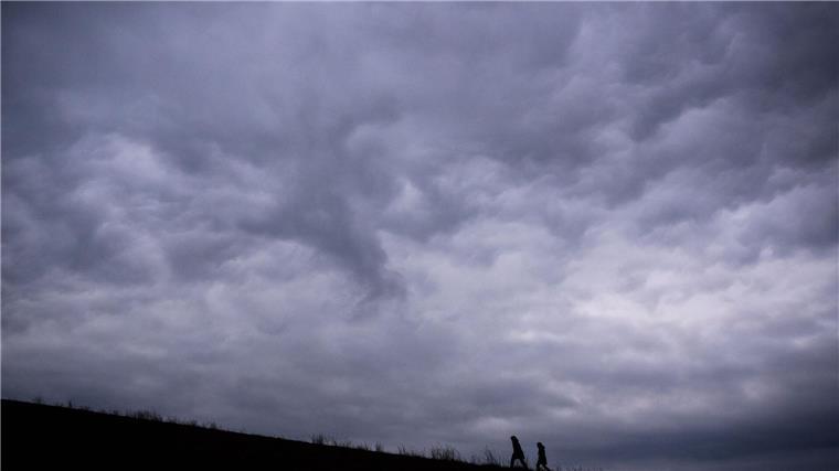 Das Wetter wird unbeständig aber warm in Niedersachsen und Bremen. (Symbolbild)