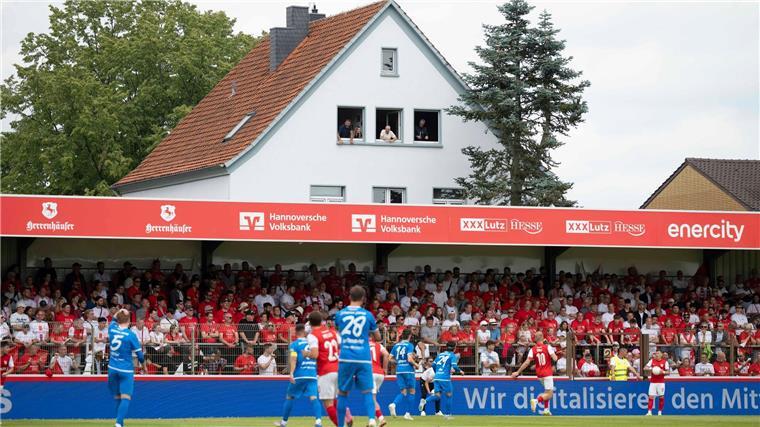 Einbruch beim TSV Havelse überlagert Spiel gegen Osnabrück Das Wilhelm-Langrehr-Stadion des TSV Havelse (Archiv)