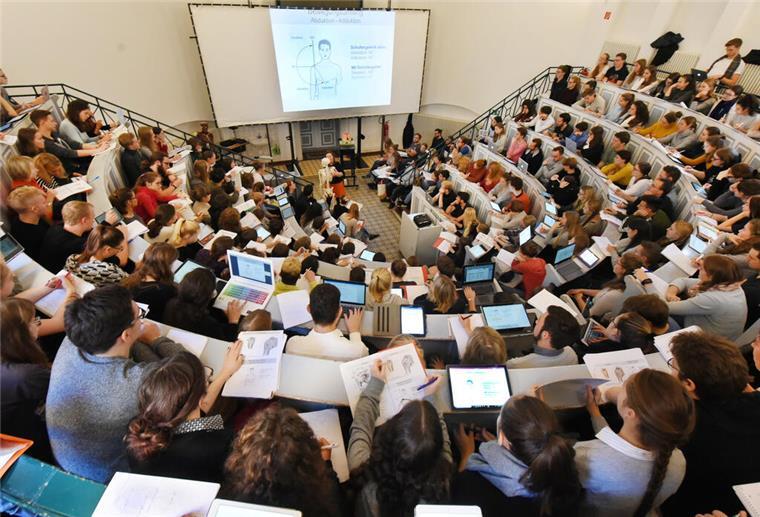 Neuerungen für Studis im Land Bremen: Semesterbeitrag an Hochschulen gesunken Studierende