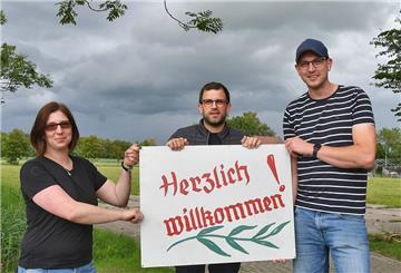 Das Wischer Wiesenfest ist traditionell, ebenso wie das Begrüßungsschild