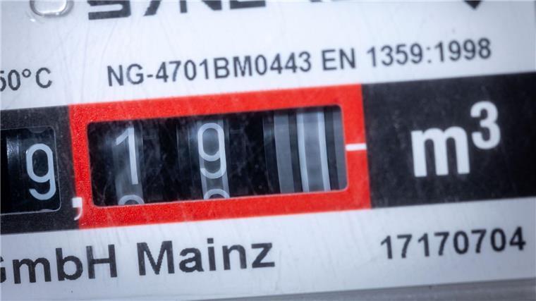 Niedersachsen warnt vor möglicher Gasmangellage im Winter Das Zählwerk in einem Gastzähler dreht sich.