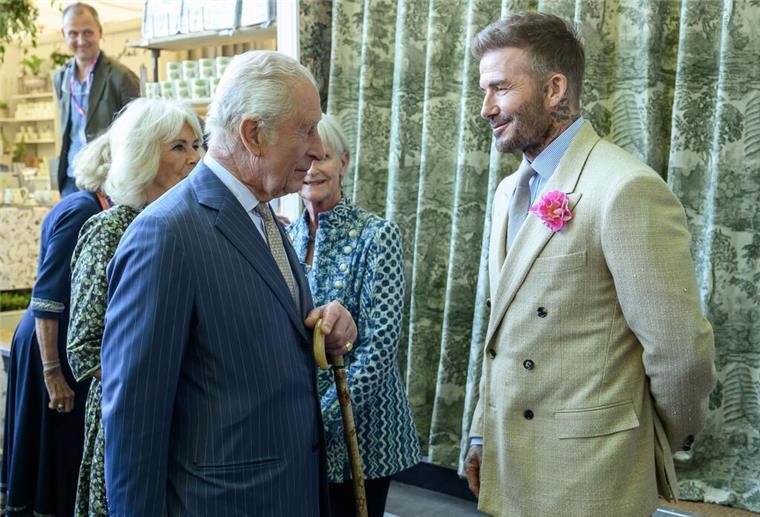 David Beckham (r) ist großer Verehrer des britischen Königshauses. (Archivbild)