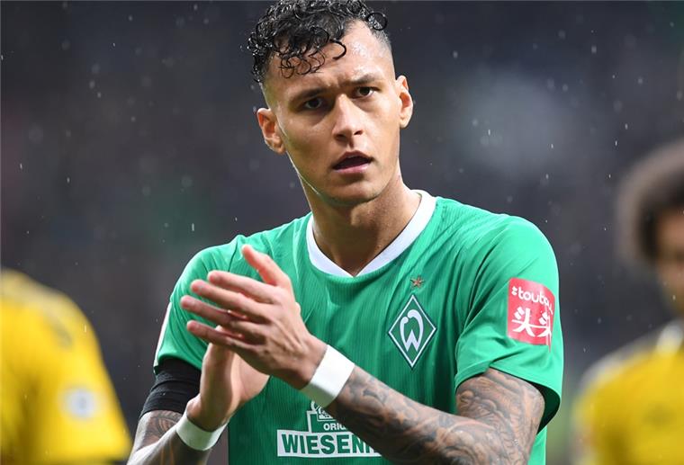 Davie Selke bleibt zunächst bei Werder Bremen Davie Selke bleibt zur neuen Saison bei Werder Bremen.