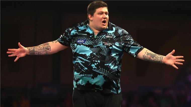 Top-Start und Titelträume: Deutsche Tage im Ally Pally Debütant Gotthardt verblüfft und fordert nun Mitfavorit Bunting.