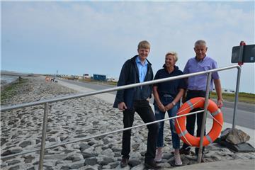 Deckwerk und Promenade im Strandbad Sehestedt sind rundum erneuert worden. 