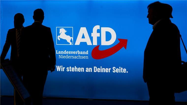 Niedersächsische AfD will Landesvorstand wählen Delegierte und Besucher kommen zum Landesparteitag der AfD Niedersachsen in der Congress Union Celle.