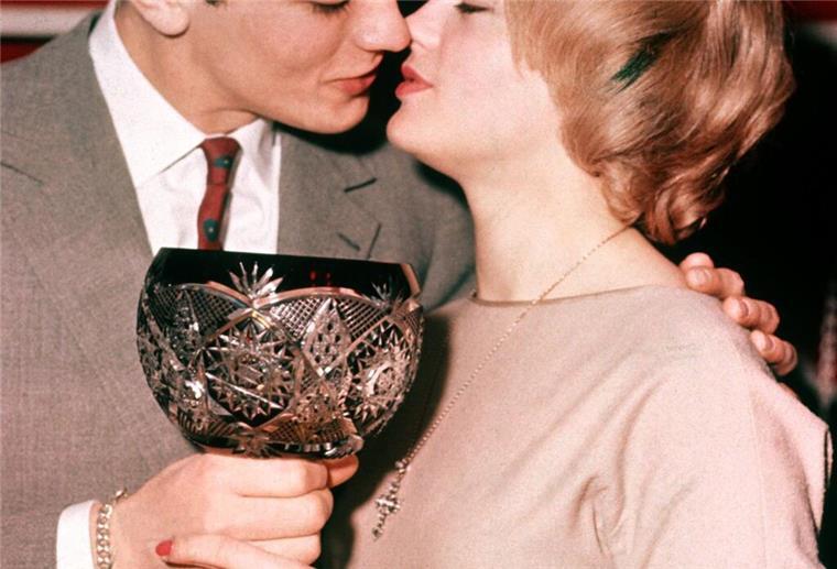 Ein Engel in Teufelsgestalt: Filmlegende Alain Delon ist tot Delon und Schneider verliebten sich - und galten als Traumpaar. (Foto - Archiv)