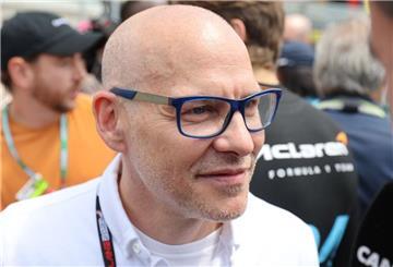 Dem ehemaligen Formel-1-Weltmeister Jacques Villeneuve passierte auf den Weg nach Australien ein Malheur.
