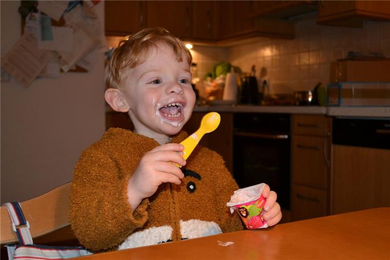 Weihnachtswunder: Der kleine Emil aus Lunestedt erobert die Welt Dem kleinen Emil geht es mittlerweile so gut, dass er die Krippe besuchen darf.